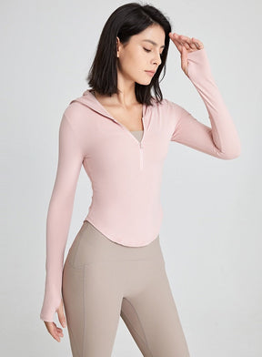 Long-sleeved fitness top with finger loops.