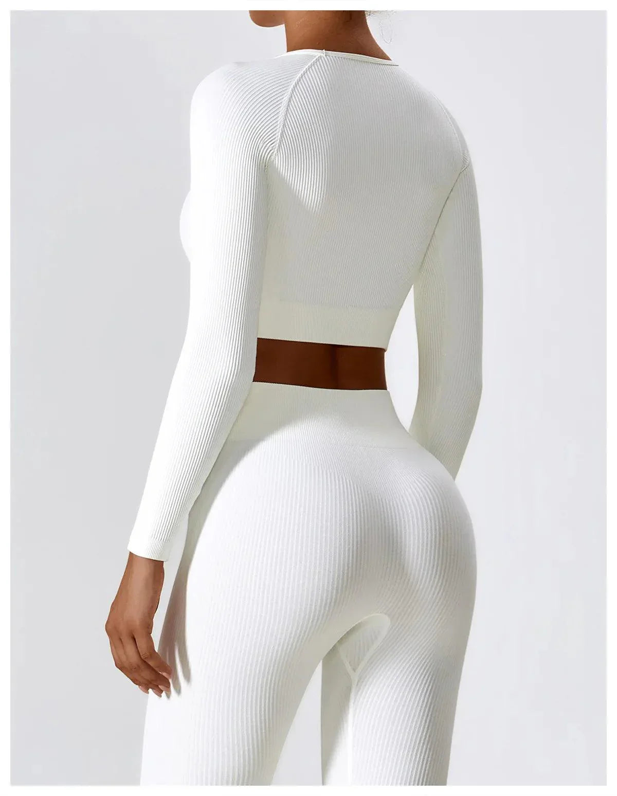 Women's Cropped Act Fit Long Sleeve