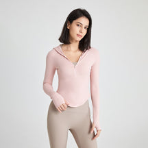 Long-sleeved fitness top with finger loops.