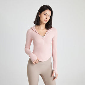 Long-sleeved fitness top with finger loops.